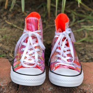 Bright orange patterned HighTop converse!